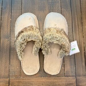 NWT Pottery Barn Ombré Tipped Faux Fur Slippers Size M
